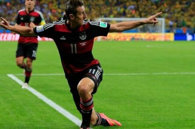 Septynis įvarčius į brazilų vartus įmušę Vokietijos futbolininkai užtikrintai žengė į pasaulio čempionato finalą