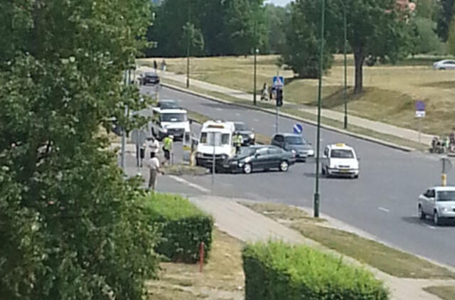 Klaipėdoje į avariją pateko mikroautobusas