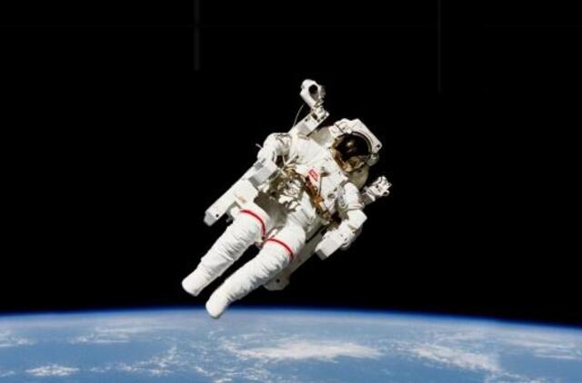 Kosmose net pipirai būna skysti