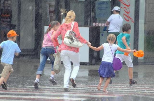 Liūtys ir vėsa dar nesitrauks