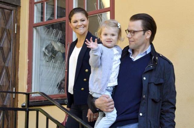 Mažoji Švedijos sosto įpėdinė pradėjo lankyti darželį
