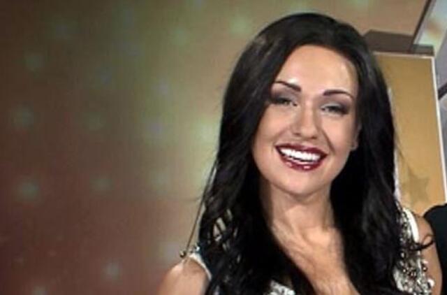 Oksana Pikul-Jasaitienė nusidažė plaukus juodai