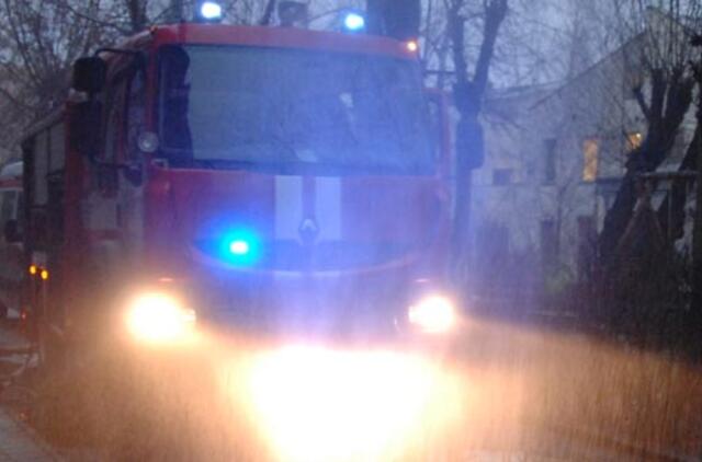 Palangoje naktį degė kavinė