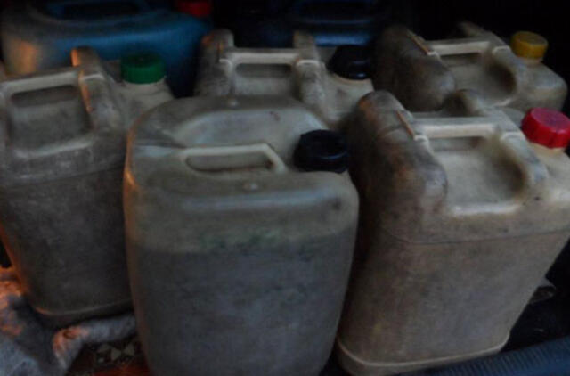 Pareigūnams įkliuvo dyzelino gabentojas