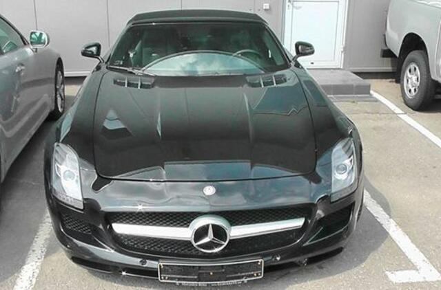 Prabangus mersedesas uoste deklaruotas kaip detalės