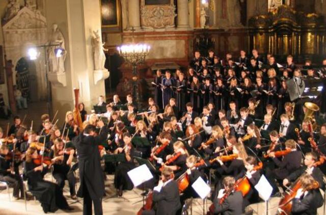 Vilniaus Balio Dvariono dešimtmetės muzikos mokyklos moksleivių simfoninis orkestras atvyksta į Kintus