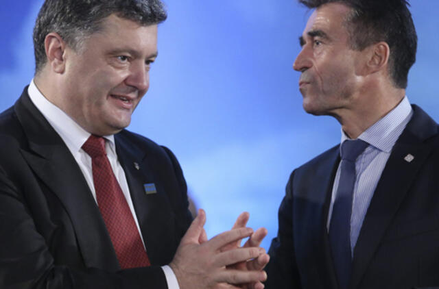 NATO žada Ukrainai pagalbą modernizuojant armiją