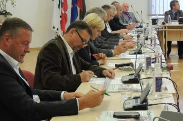 Rajono politikai žarsto savivaldybės pinigus