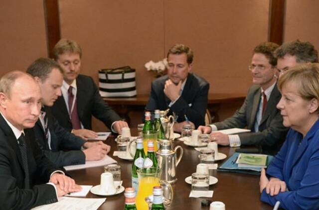 Angela Merkel ir Vladimiras Putinas Milane aptarė Ukrainos krizę