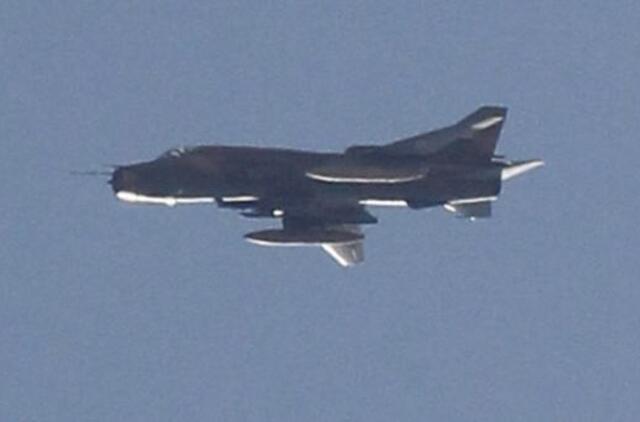 "Islamo valstybės" kovotojai apmoko savo narius pilotuoti naikintuvus