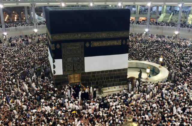 Milijonai musulmonų pradeda tradicinį hadžą