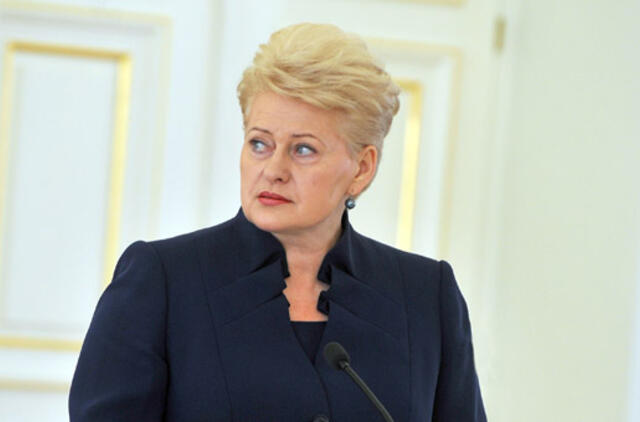 Prezidentė užsimena apie neaiškias investicijas Marijampolėje ir Neringoje