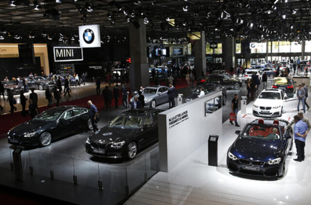 Saudo Arabijoje geriausi mokytojai bus apdovanoti prabangiais automobiliais