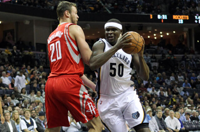 Krepšininkas Donatas Motiejūnas rungtynėse su "Grizzlies" pelnė 6 taškus