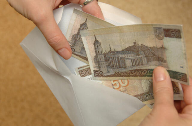 Kretingos įmonėje - "vokeliai" ir neapskaitytos pajamos