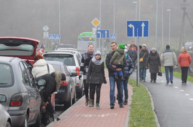 Lapkričio 1-oji: kamščių kapinėse išvengta