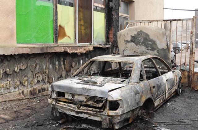 Minijos gatvėje supleškėjo automobilis "Audi 100"