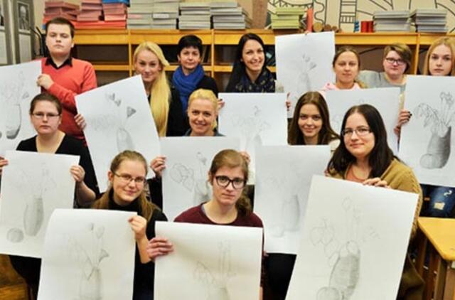 Paskaitose - per tūkstantį moksleivių