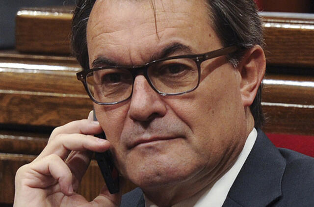 Prokurorai Ispanijoje metė kaltinimus Katalonijos lyderiui Arturui Masui