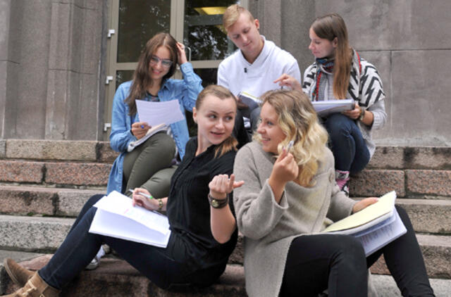 Šalies universitetų rektoriai sutarė dėl minimalaus konkursinio balo stojant studijuoti įvedimo