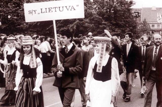 Klaipėdos akvarelės: namai ir žmonės (367)