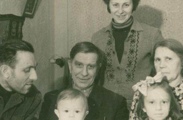 Klaipėdos akvarelės: namai ir žmonės (370)