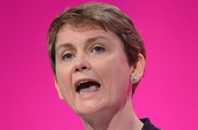 Leiboristai žada griežtesnę imigrantų kriminalinės istorijos patikrą, jei laimės rinkimus Didžiojoje Britanijoje