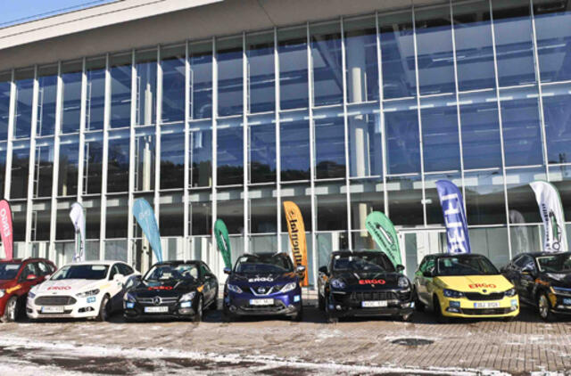 "Metų automobilis 2015": iš 30-ties liko 7