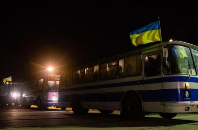 Ukraina su prorusiškais kovotojais apsikeitė šimtais belaisvių