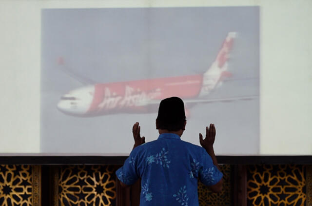 Indonezija grasina panaikinti "AirAsia" licenciją