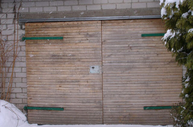 Iš garažo Šilutės plente pavogti automobilio ratai