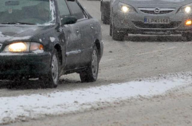 Keliuose yra slidžių ruožų