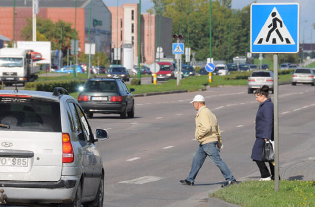 Pėsčiųjų perėjos priėjo liepto galą