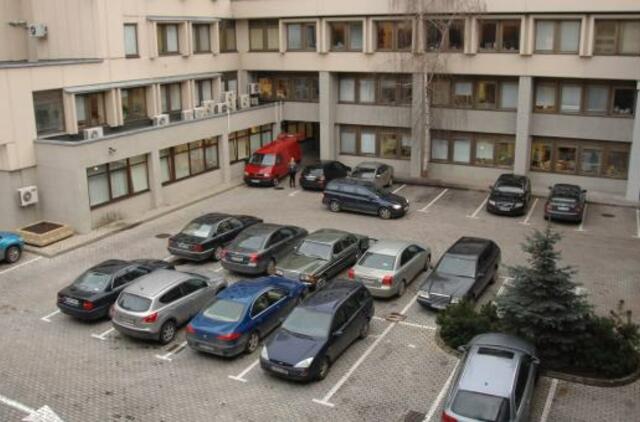 Seimo kanceliarija ketina parodyti naujai įsigytus automobilius