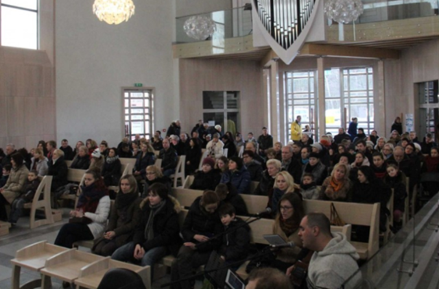 Žiauriai sumuštą kompozitorių Tomą Dobrovolskį žmonės palaiko maldomis, nors jo gyvybė jau gęsta