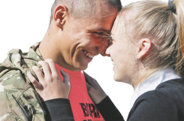 Įsimylėjėlius visur pažinsi