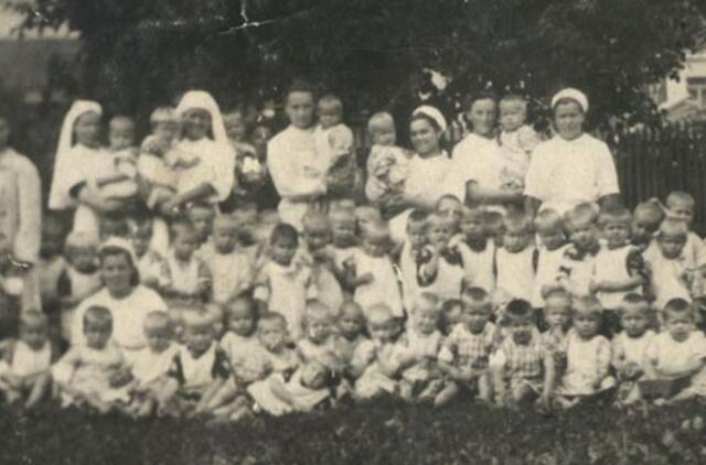 Klaipėdos akvarelės: namai ir žmonės (376)