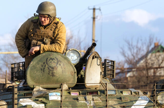 Per parą Rytų Ukrainoje žuvo penki Kijevo kariai, sužeisti 29