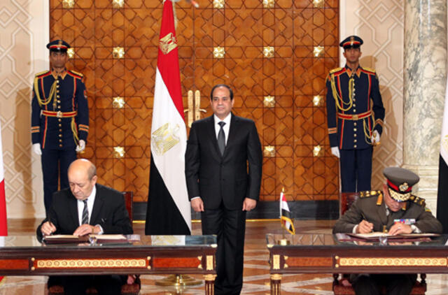 Prancūzija ir Egiptas pasirašė milijardinės vertės ginklų sandorį