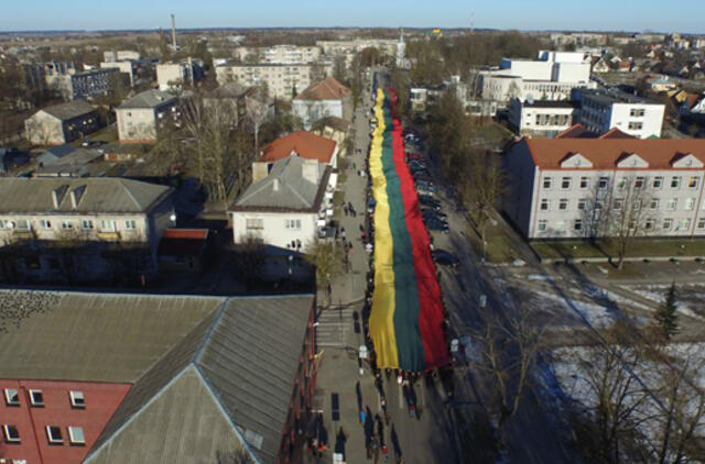 Raseiniuose buvo išskleista ilgiausia trispalvė vėliava
