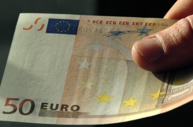 Vis dar randama įtartinų euro banknotų