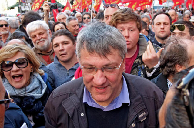 Dešimtys tūkstančių žmonių Romoje dalyvavo demonstracijoje prieš vyriausybės darbo rinkos reformą