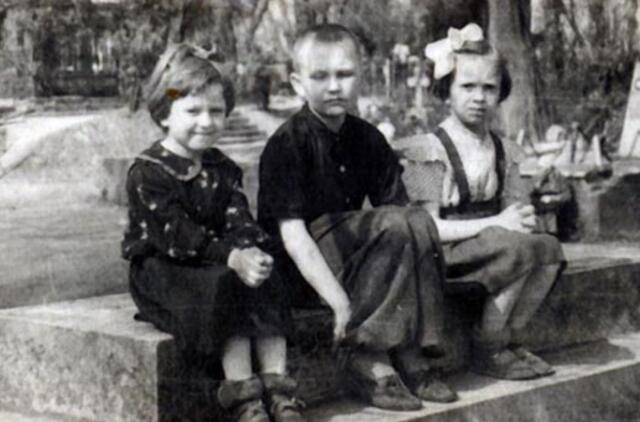 Klaipėdos akvarelės: namai ir žmonės (379)