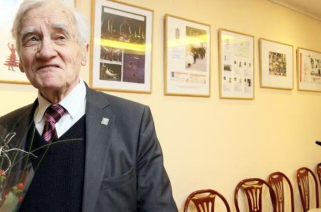 Mirė žymus Lietuvos sporto žurnalistas Vytautas Gudelis