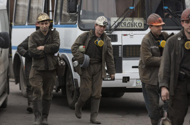 Per sprogimą anglies šachtoje įstrigo per 70 žmonių, žuvo 32 žmonės