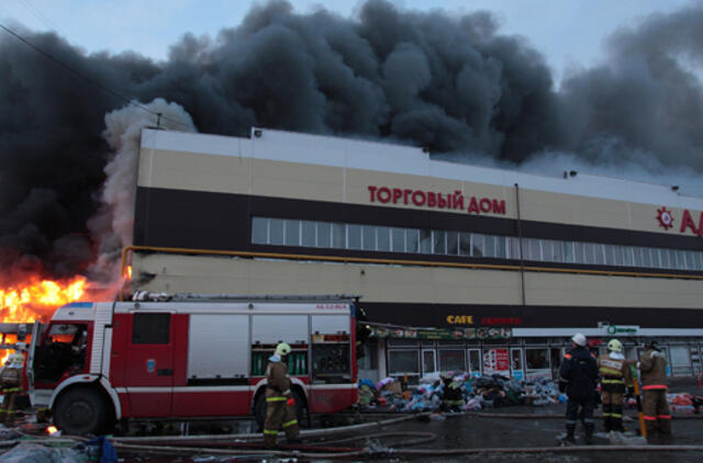Rusija: per gaisrą Kazanės prekybos centre žuvo penki žmonės