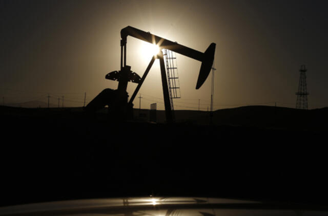 "Brent" markės naftos kaina sumenko iki 65 JAV dolerių