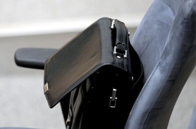 Direktoriaus ieškos iš naujo