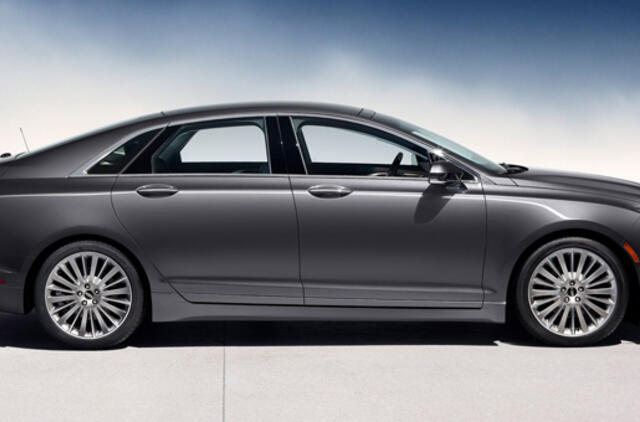 "Ford" atšaukia beveik 600 tūkst. savo automobilių