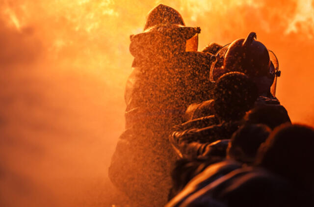 Mažeikiuose degė du namai